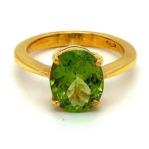 Peridot 2.60ct Solid 18K Yellow Gold Ring